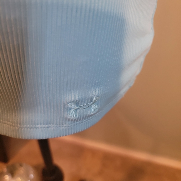 Under Armour Fitted tank in light blue. Small. - Picture 5 of 6